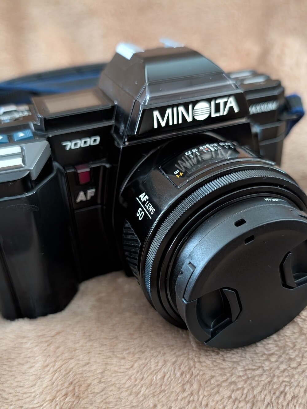 Minolta Maxxum 7000 35mm SLR Film Camera with Minolta AF 50mm F1.7 Lens & Strap